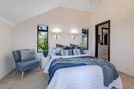 Photo of property in 13a Orchard Road, Browns Bay, Auckland, 0630