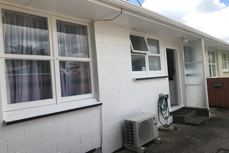 Photo of property in 1a Saulbrey Grove, Woburn, Lower Hutt, 5010