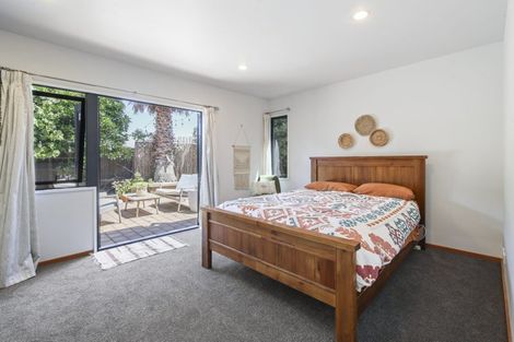 Photo of property in 21 Marine Parade, North New Brighton, Christchurch, 8083