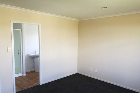 Photo of property in 24 Liddesdale Place, Papakura, 2110