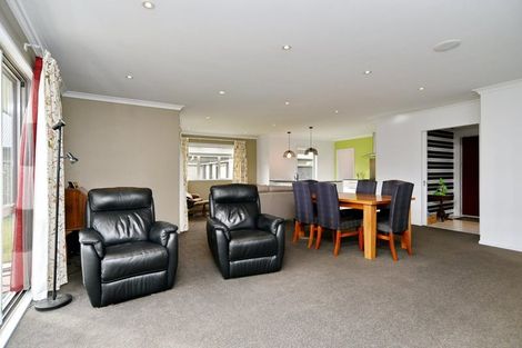 Photo of property in 25a Epsom Drive, Rangiora, 7400