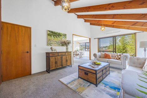 Photo of property in 6/406 East Coast Road, Sunnynook, Auckland, 0630