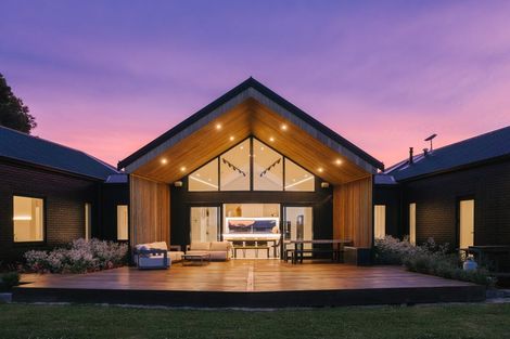 Photo of property in 16 Crown Lane, Rongotea, Palmerston North, 4473