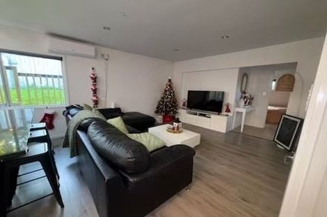 Photo of property in 1/3 Holt Avenue, Torbay, Auckland, 0630