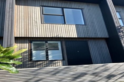 Photo of property in 9/20 Trent Street, Island Bay, Wellington, 6023