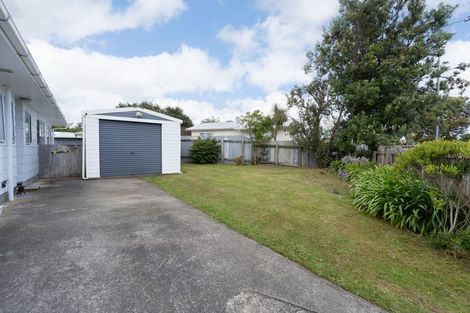 Photo of property in 1 Strathmore Avenue, Levin, 5510