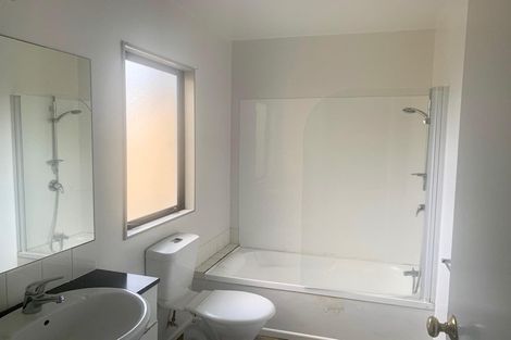 Photo of property in 39 Rakich Place, Henderson, Auckland, 0612