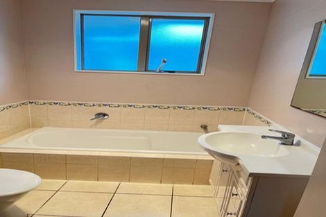 Photo of property in 23 Raphoe Road, Flat Bush, Auckland, 2019