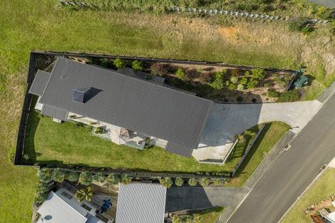 Photo of property in 4 Freyja Crescent, Coopers Beach, 0420