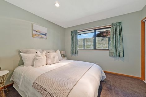 Photo of property in 2/7 Thicket Close, Redwood, Christchurch, 8051