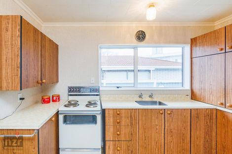 Photo of property in 4 Chertsey Court, Roslyn, Palmerston North, 4414