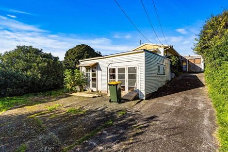 Photo of property in 34 Sullivan Avenue, Mangere Bridge, Auckland, 2022