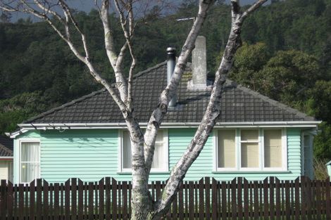 Photo of property in 363 George Street, Stokes Valley, Lower Hutt, 5019