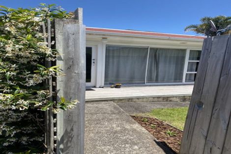 Photo of property in 2/1369 Dominion Extension, Mount Roskill, Auckland, 1041