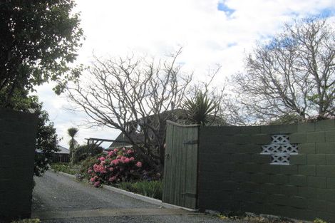 Photo of property in 32 Main North Road, Woodend, 7610