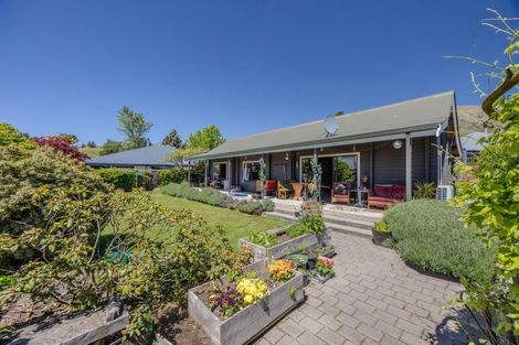 Photo of property in 21 Meadowstone Drive, Wanaka, 9305