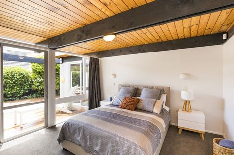 Photo of property in 11 Chilton Grove, Hokowhitu, Palmerston North, 4410