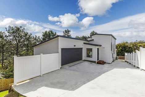 Photo of property in 16a Dalmeny Close, Murrays Bay, Auckland, 0630