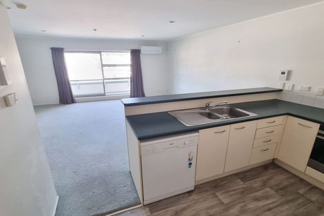 Photo of property in 8 Girton Terrace, Mount Cook, Wellington, 6021