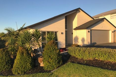 Photo of property in 48 Butler Stoney Crescent, Silverdale, 0932