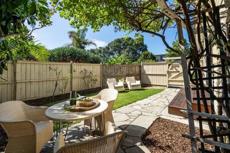 Photo of property in 2/17 Brook Street, Milford, Auckland, 0620