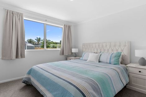 Photo of property in 64 Marram Place, Mangawhai Heads, Mangawhai, 0505