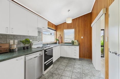 Photo of property in 53 Albatross Close, Whitby, Porirua, 5024