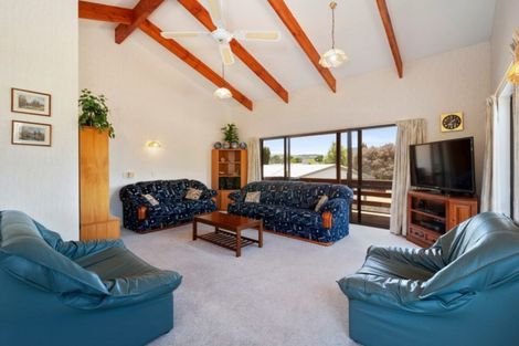 Photo of property in 7 Gibbs Place, Kinloch, Taupo, 3377