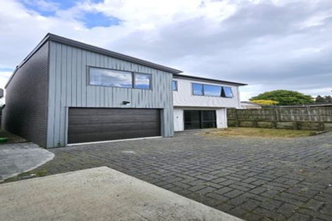 Photo of property in 425f Great South Road, Opaheke, Papakura, 2113