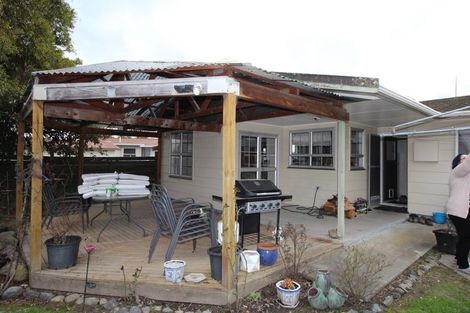 Photo of property in 27 Dunk Place, Milson, Palmerston North, 4414