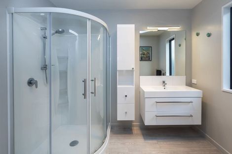 Photo of property in 2 Strone Close, Broomfield, Christchurch, 8042