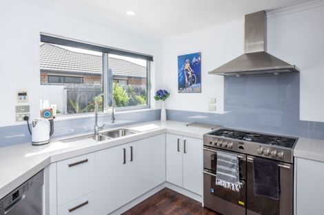 Photo of property in 33 Campion Road, Waikanae Beach, Waikanae, 5036