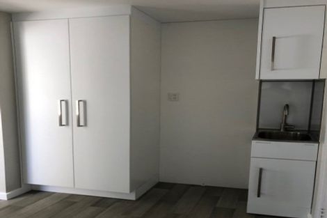 Photo of property in 27 Rugby Road, Birkenhead, Auckland, 0626