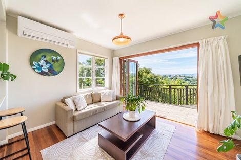 Photo of property in 157 Miromiro Road, Normandale, Lower Hutt, 5010