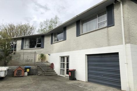 Photo of property in 16 Hillside Drive, Maoribank, Upper Hutt, 5018