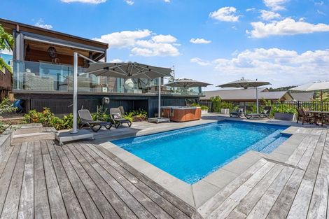 Photo of property in 32 Kahurangi Place, Snells Beach, 0920