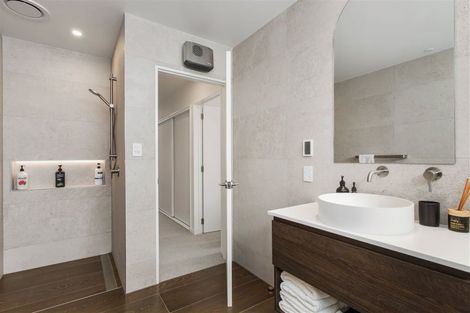 Photo of property in 2/39 Webb Street, St Albans, Christchurch, 8014