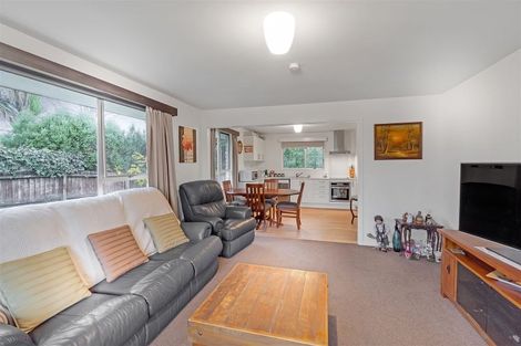 Photo of property in 1/40a Prestons Road, Redwood, Christchurch, 8051