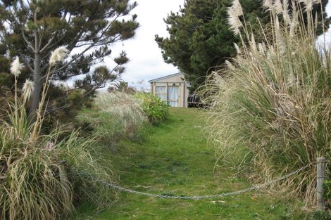 Photo of property in 58 Sarah Street, Waikawa Beach, Manakau, 5573