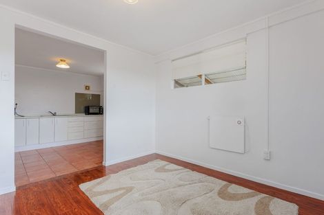 Photo of property in 1/4 Acacia Road, Torbay, Auckland, 0632