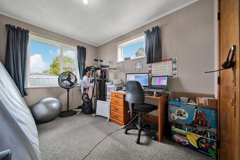 Photo of property in 10 Douglas Street, Hawera, 4610