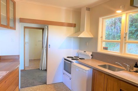 Photo of property in 74 Dowse Drive, Maungaraki, Lower Hutt, 5010