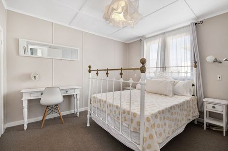 Photo of property in 15 Beach Road, Manly, Whangaparaoa, 0930