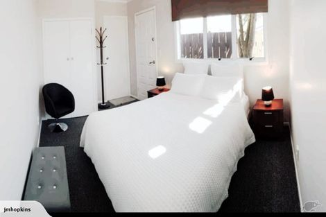 Photo of property in 98/98a Glenpark Avenue, Frankleigh Park, New Plymouth, 4310