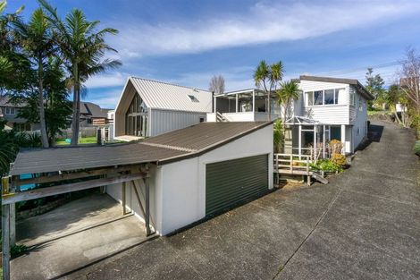 Photo of property in 33 Beulah Avenue, Rothesay Bay, Auckland, 0630