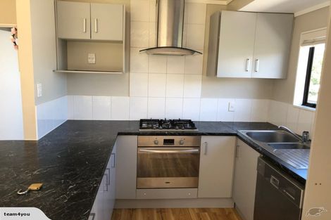 Photo of property in 2/95 Hobsonville Road, West Harbour, Auckland, 0618