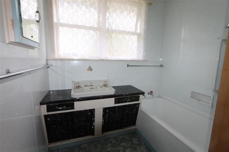 Photo of property in 12 Mawney Road, Henderson, Auckland, 0610