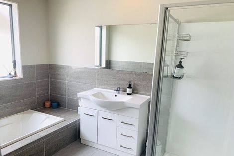 Photo of property in 26 Phar Lap Crescent, Takanini, 2112