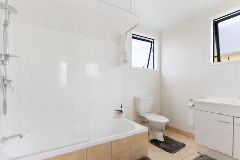 Photo of property in 10 Blumhardt Place, Avondale, Auckland, 1026