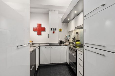 Photo of property in Gerondis Bldg Apartments, 402/60 Willis Street, Wellington Central, Wellington, 6011